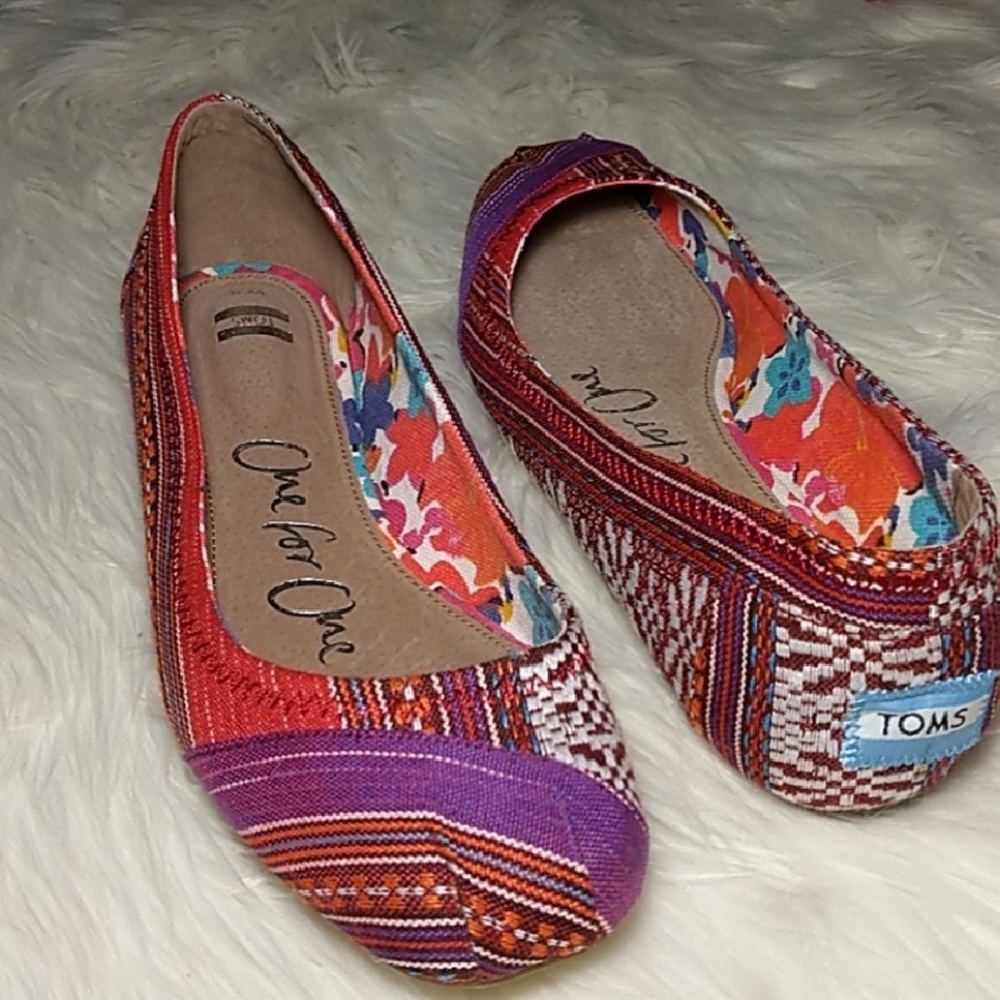 NWOT Tom's